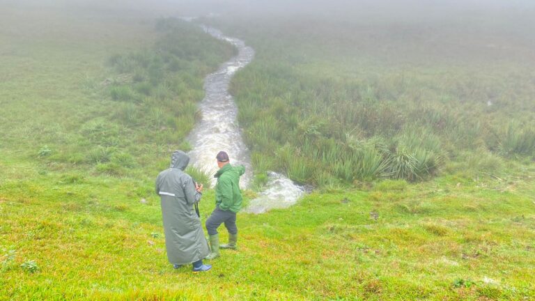 Rio apresenta diminuição no nível e possibilidade de rompimento diminuiu