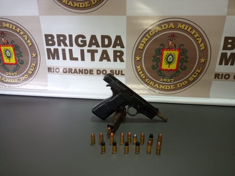 Após denúncia de populares, dois são presos pela BM