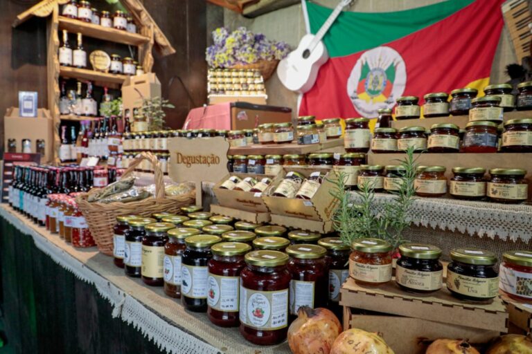 Em conjunto, organização e produtores decidem por cancelamento da Festa da Colônia