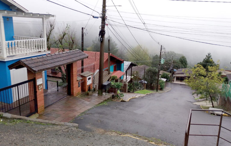 Moradores do bairro Três Pinheiros podem voltar para casa