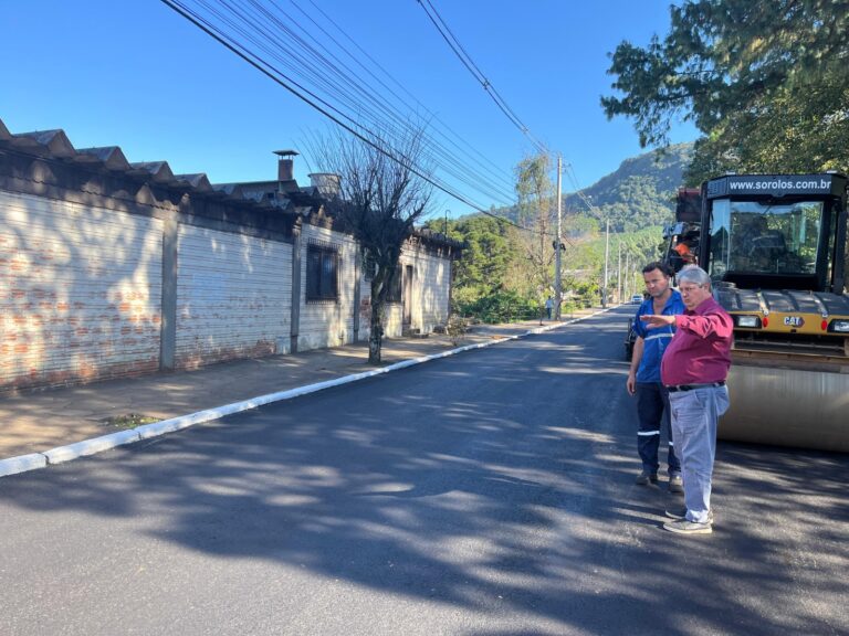 Avenidas e ruas do município passam por recuperação asfáltica