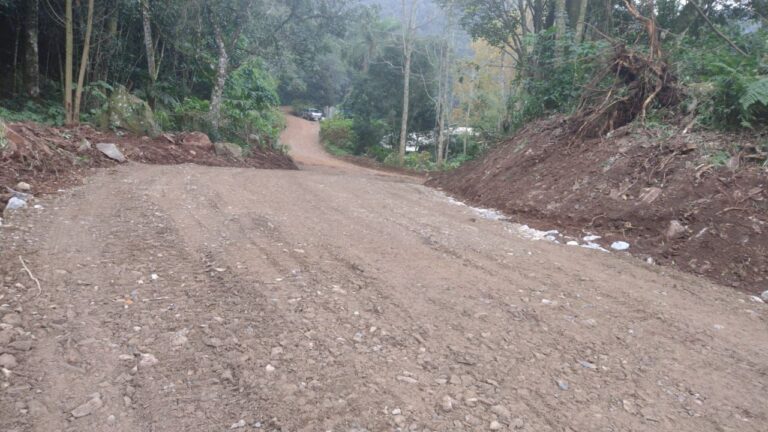 Reaberta a Estrada do Chapadão