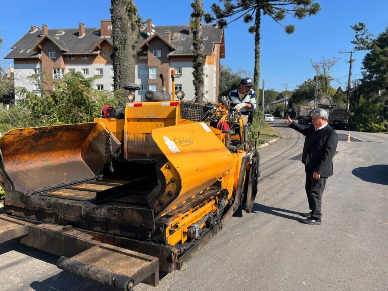 Prefeitura realiza operação de recuperação asfáltica e tapa buracos