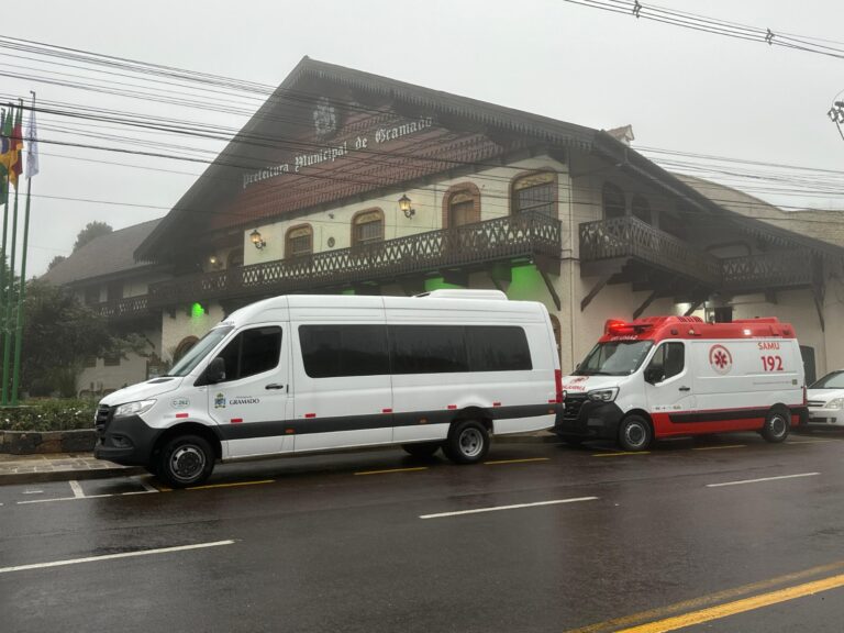 Ambulância e van para transporte de pacientes  são adquiridas para a Saúde