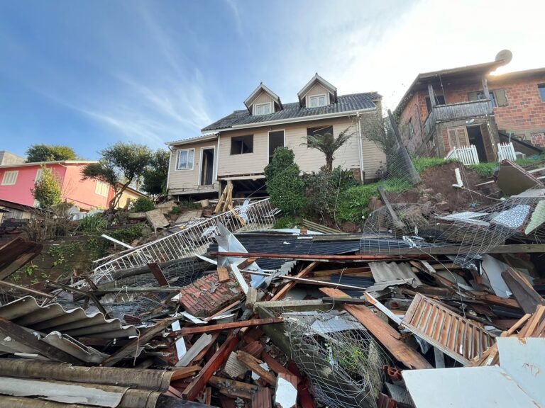 “Jamais vou esquecer as cenas e os barulhos”, relata moradora que perdeu residência no Piratini