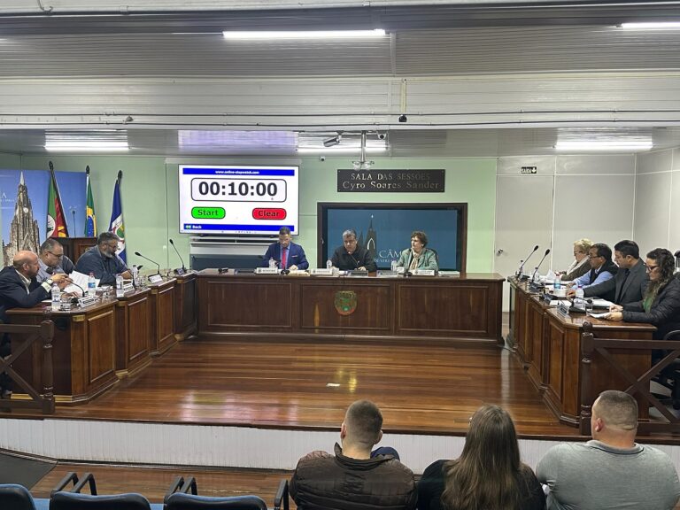 O que foi tema no debate da Câmara desta segunda-feira