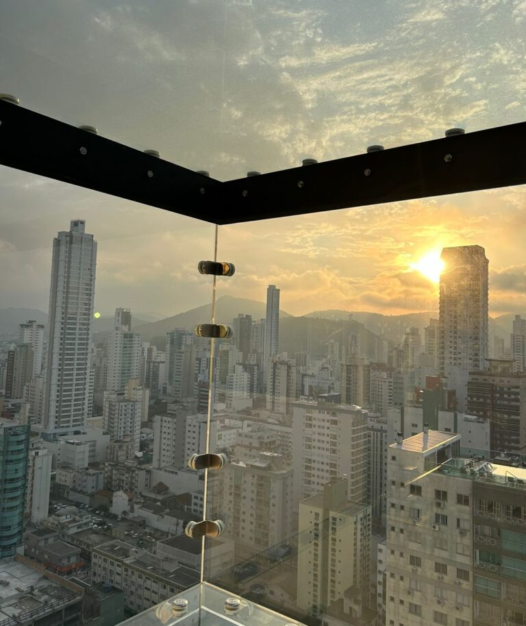 HR Group lança empreendimento com cubo de vidro no 29º andar de edifício