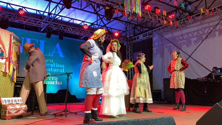 Festa Julina foi celebrada no Multipalco da Praça João Corrêa