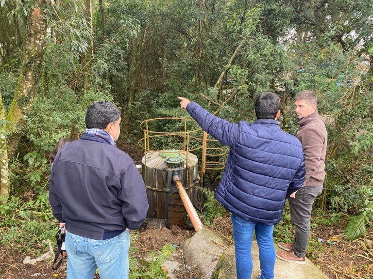 Secretaria de Meio Ambiente fiscaliza obras da Corsan no bairro Chacrão