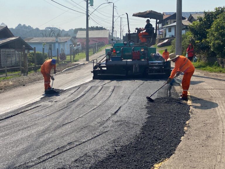 Iniciada a repavimentação em mais um trecho da Rua 1º de Janeiro