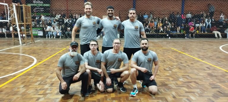 Duelo de líderes e da busca pela primeira vitória