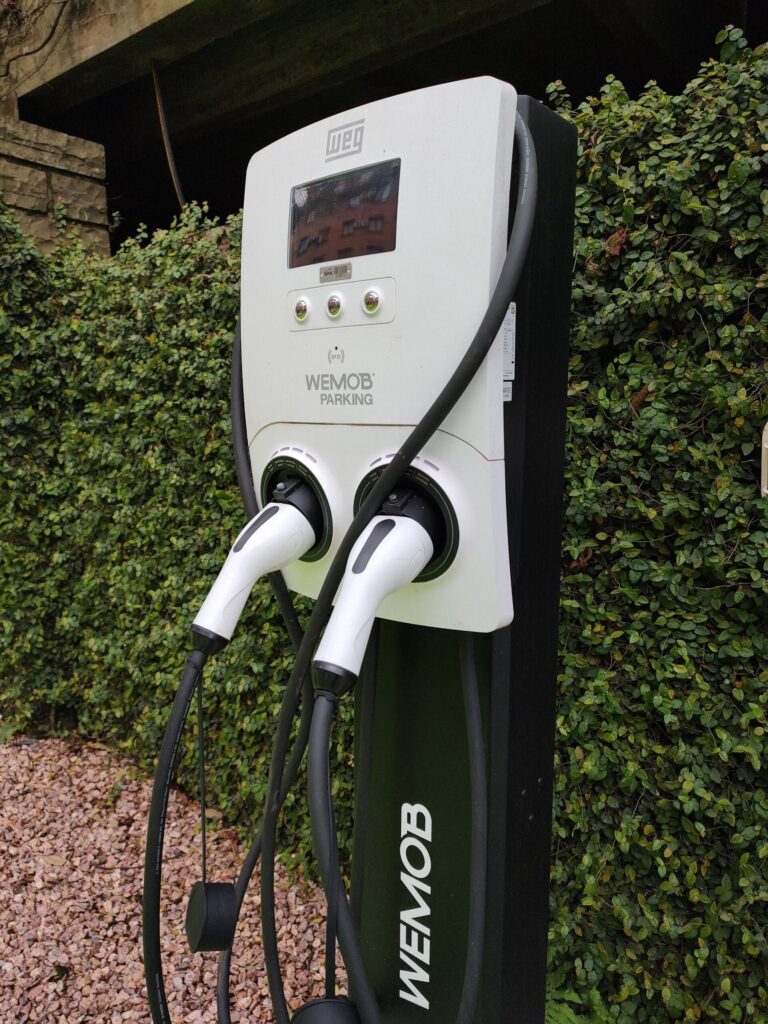 Hotel Sesc Gramado promove sustentabilidade com vagas para recarga de veículos elétricos