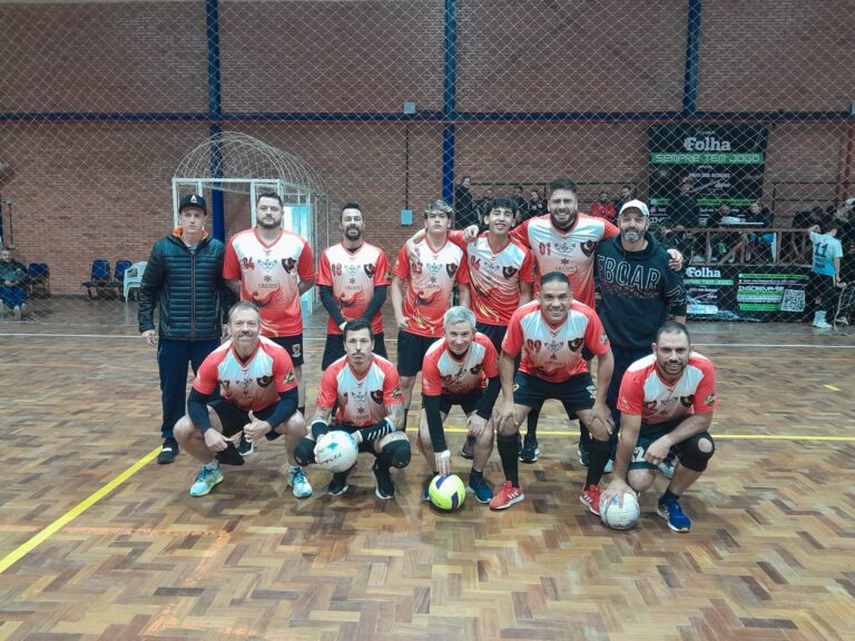 Noite de estreia e de duas equipes na liderança do Vôlei Masculino de Canela