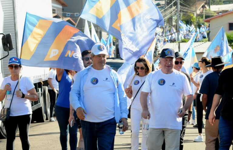 Nestor e Luia recebem abraço da comunidade nos bairros Moura e Dutra