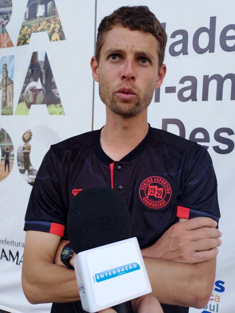 Técnico Vinicius Nascimento avalia desempenho e destaca a força do grupo