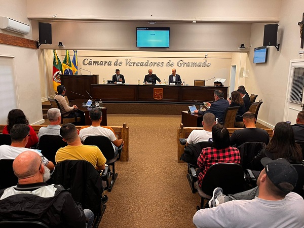 Duas moções de aplausos são aprovadas na 31ª sessão ordinária