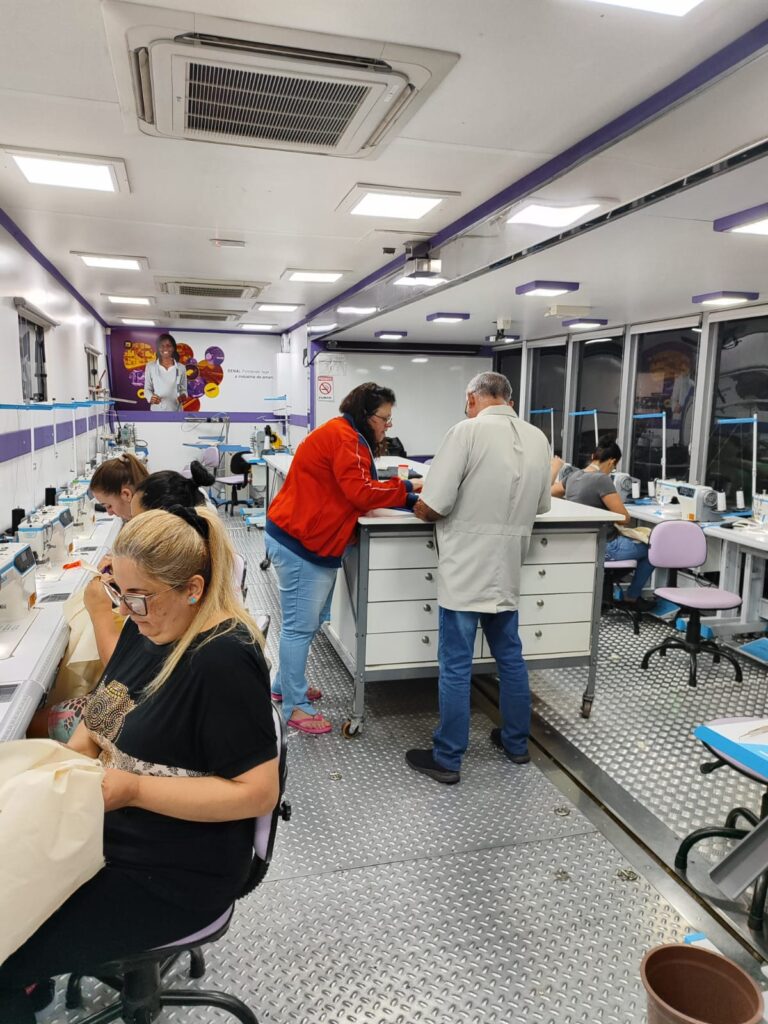 Curso de Costura Básica Industrial capacita novos profissionais em Canela