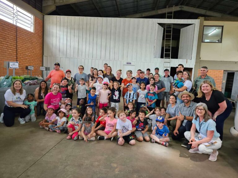 Alunos da EMEI Paulina Benetti visitam Horto Municipal e Central da Merenda Escolar
