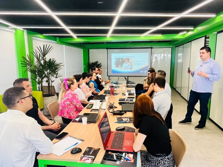 Sindtur promoveu treinamento sobre estratégias para construção de metas através do Flutua