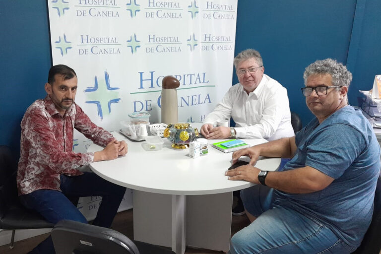 Jone Wulff visita HCC buscando conhecimento sobre as principais demandas da instituição