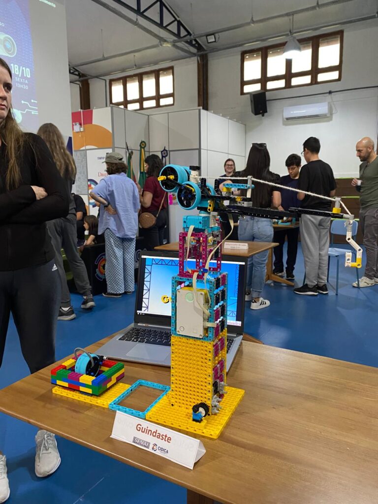 3ª Mostra de Robótica do CIDICA forma 11 novos alunos em parceria com o Senai
