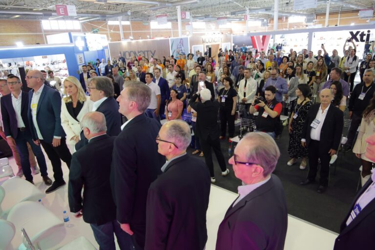 Primeiro dia de Zero Grau revela perseverança do setor calçadista e interesse do varejo nacional em lançamentos presentes na feira