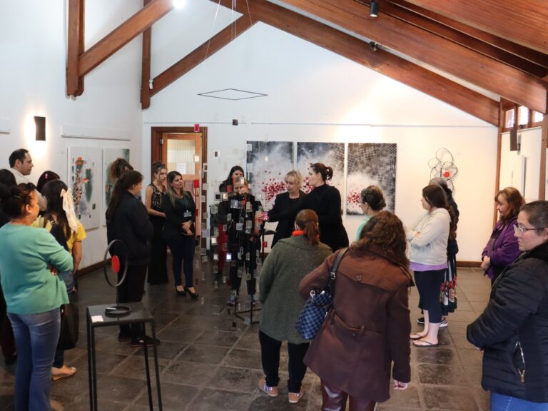 Centro de Cultura recebe exposição de Bia Macedó e de alunos do CAPS