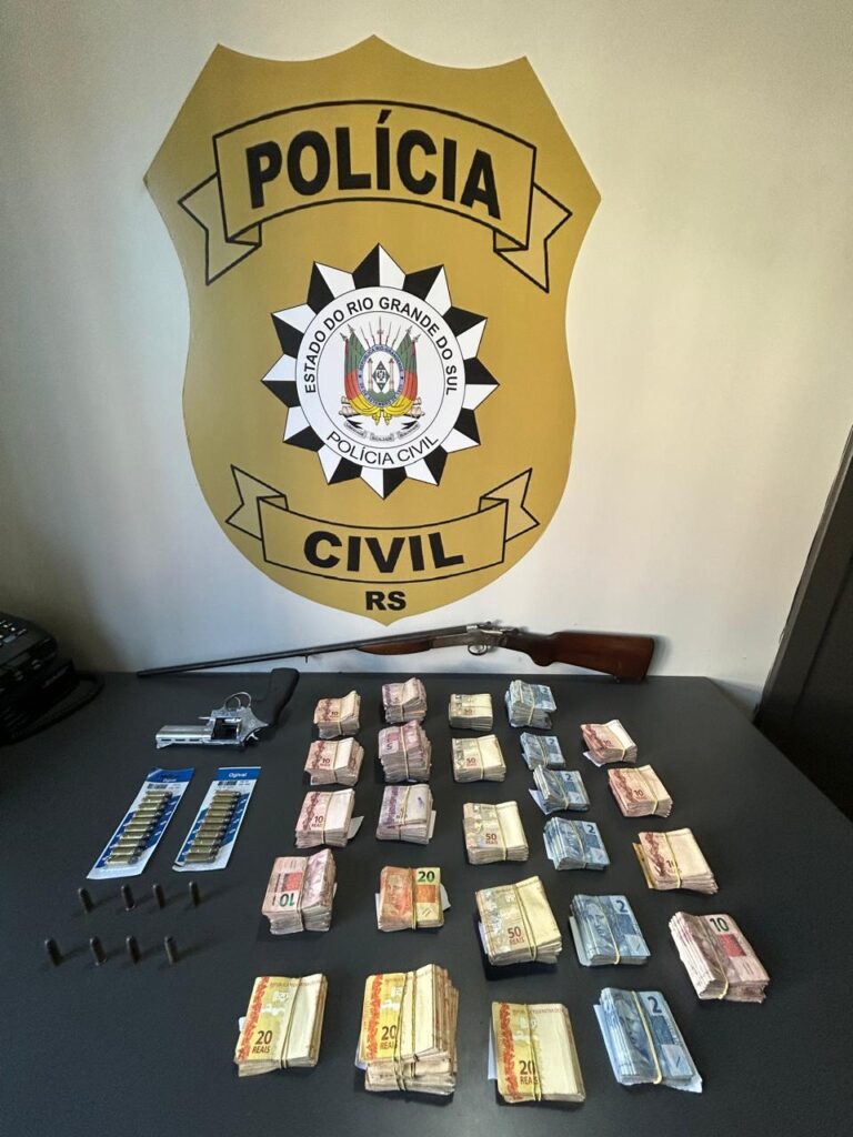 Suspeito de agiotagem, é preso com armas e grande quantidade de dinheiro