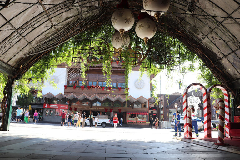 Gramadotur permite atividades em outros locais; artistas contestam proibição na Rua Coberta