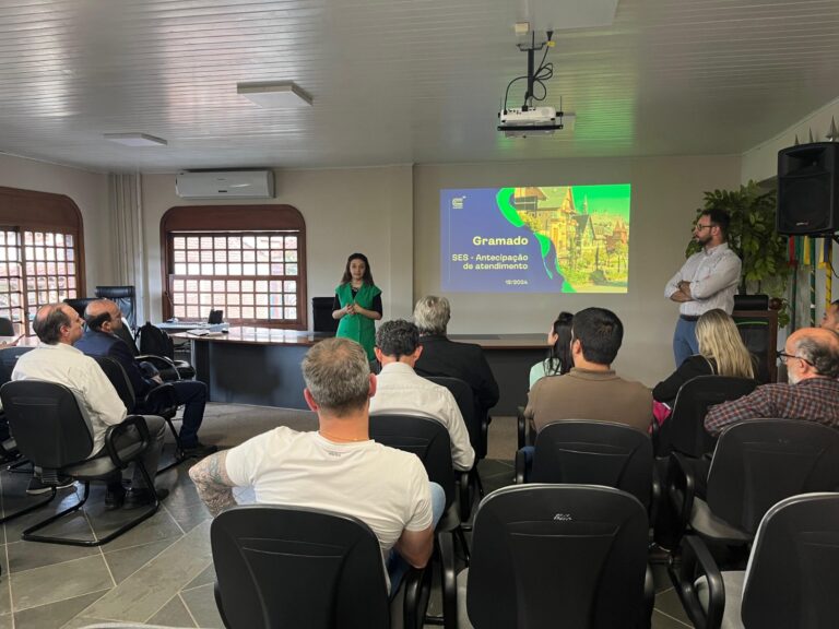 Executivo e empreendedores debatem solução para esgotamento sanitário em parceria com Corsan