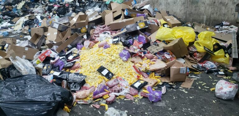 Vigilância Sanitária apreende alimentos transportados sem refrigeração em Gramado