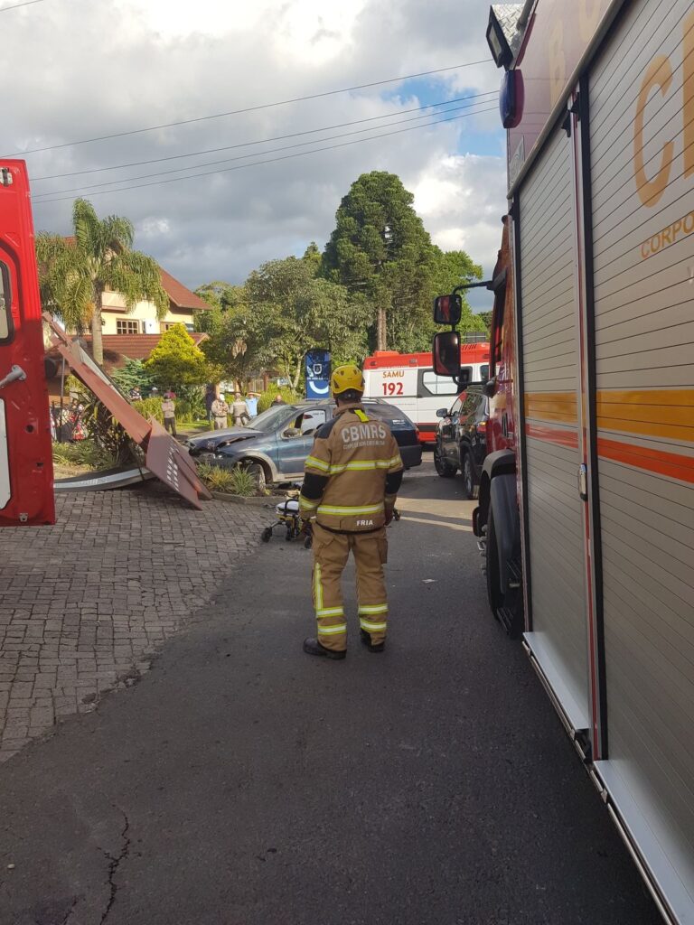 Acidente na ERS-115 deixa três feridos