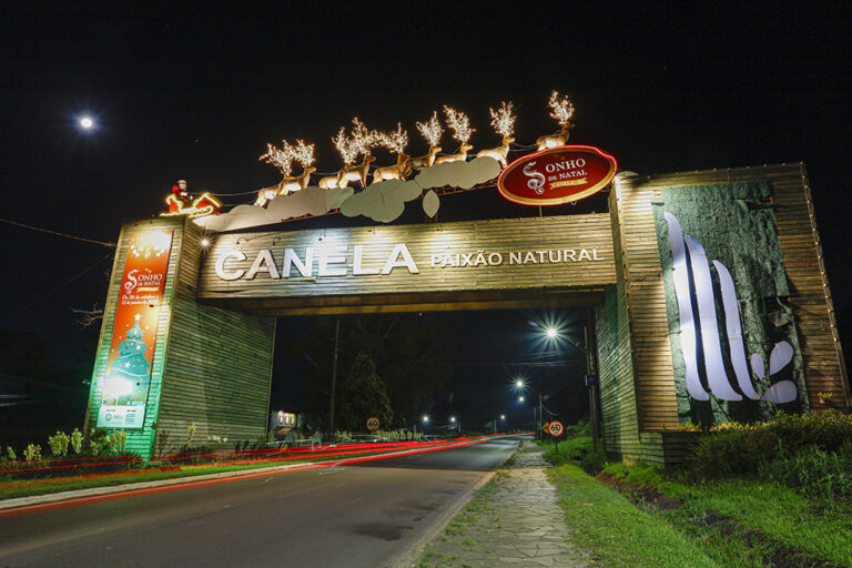 Bloqueio parcial no pórtico para retirada da decoração de Natal