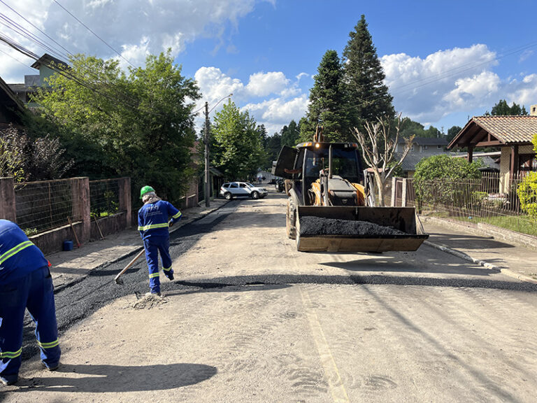 Prefeitura fiscaliza obras de recapeamento realizadas pela Corsan/Aegea