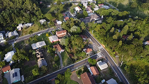 Nove ruas pavimentadas são entregues no Vale dos Pinheiros