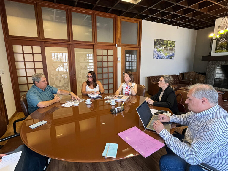Prefeitura de Gramado e Agergs discutem melhorias nos serviços de saneamento e energia