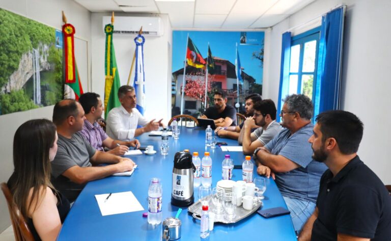 Vereadores se reúnem com representantes da Aegea/Corsan para discutir problemas de abastecimento em Canela