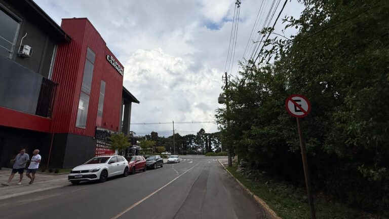 Rua Artur Reinheimer, no Carniel, terá bloqueio total no trânsito para obras da Corsan/Aegea