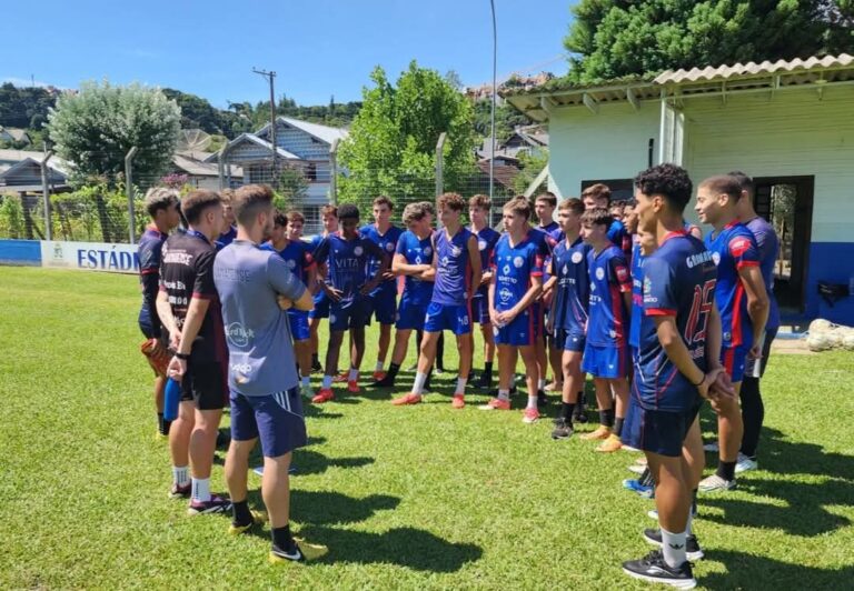 Gramadense abre a temporada com apresentação da categoria sub-17