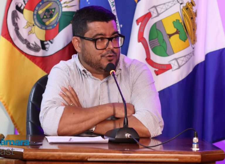 João Silveira é indiciado por peculato, falsidade ideológica e receptação