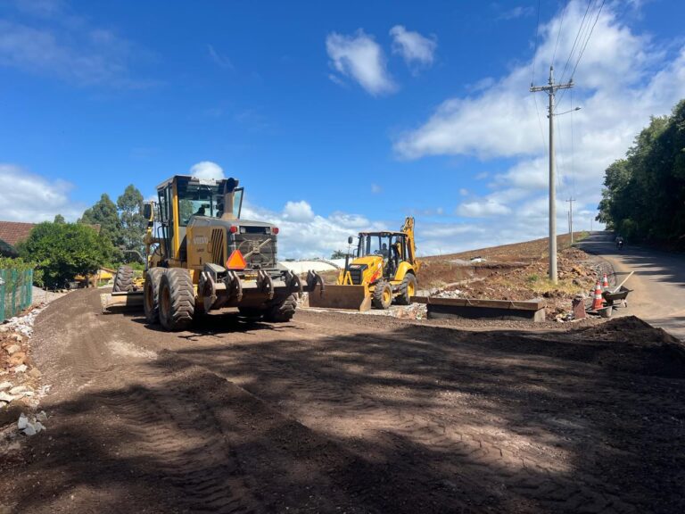 Obras de pavimentação na Linha Marcondes seguem avançando