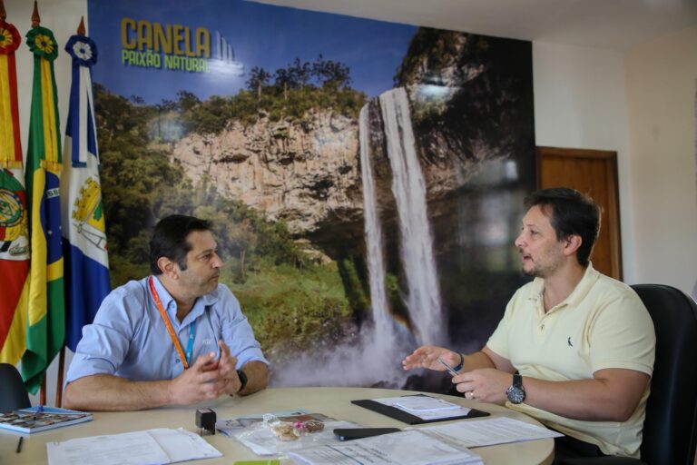 Prefeito Gilberto Cezar recebe RGE para tratar de implantação de fiação subterrânea em Canela