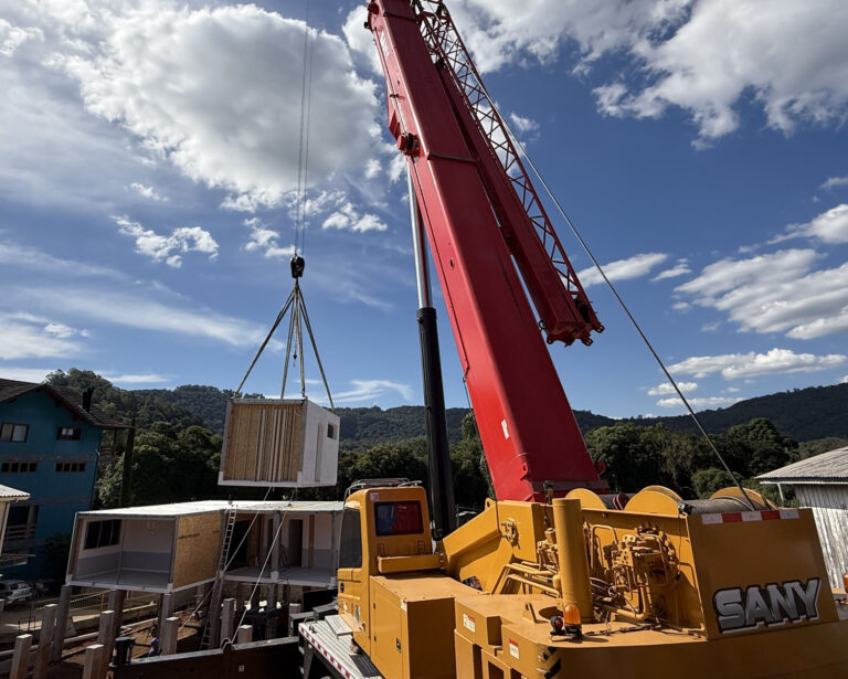 Começam a ser instalados os módulos da Escola de Educação Infantil Raio de Sol