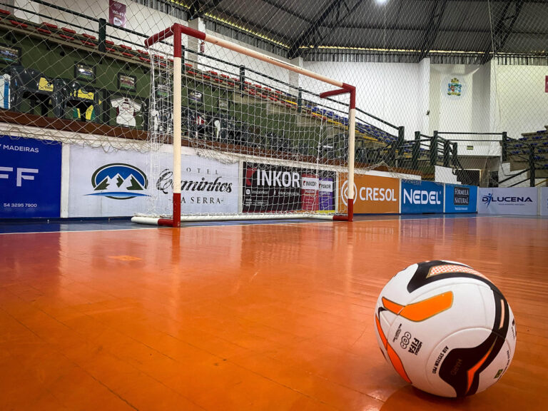 Finalistas da Terceira Divisão de Futsal de Gramado serão conhecidos nesta segunda-feira