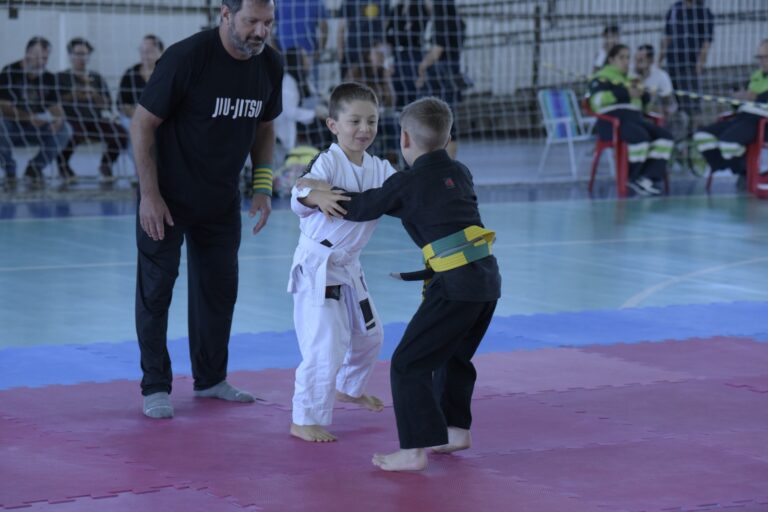 Campeonato de Jiu-Jitsu movimentou a Vila Olímpica no sábado