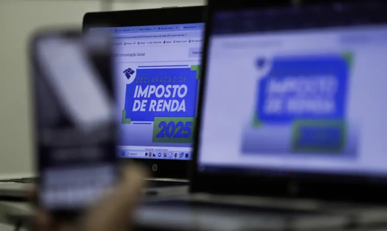 IR 2025: saiba como incluir dependentes e deduzir despesas