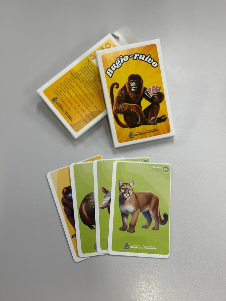 Lançamento do jogo de cartas “Bugio-Ruivo” celebra o Dia da Terra em Gramado