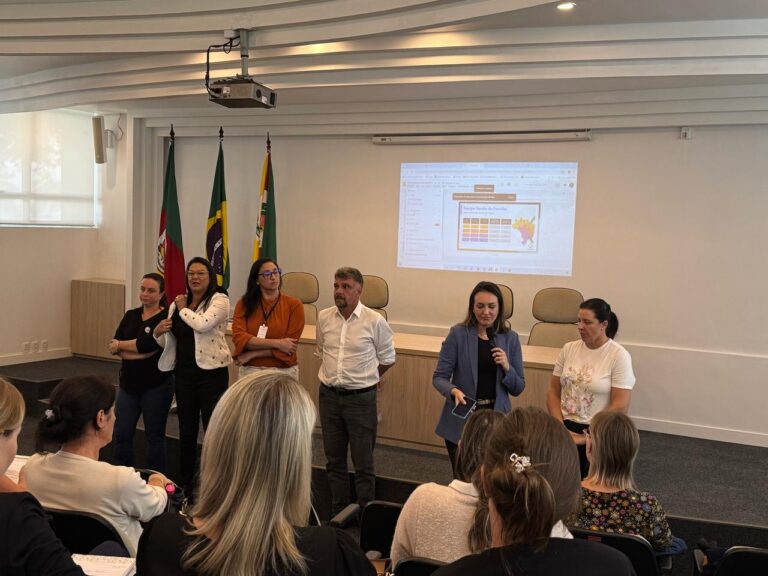 Saúde de Canela representada em reunião do COSEMS em Farroupilha
