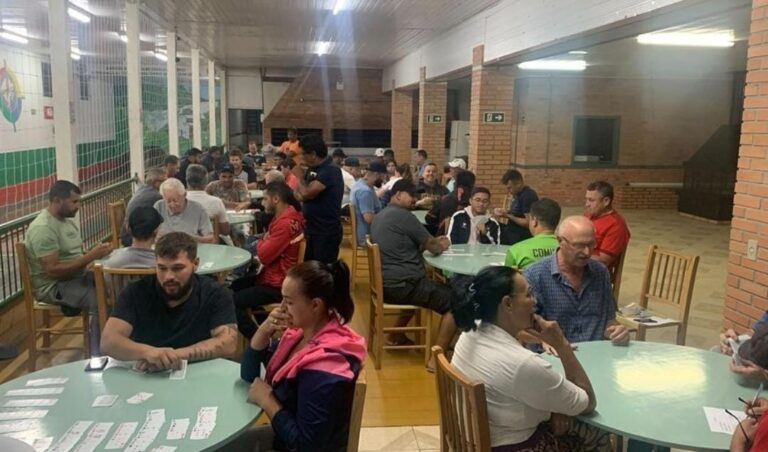 Campeonato de Canastra em Duplas avança para a segunda fase