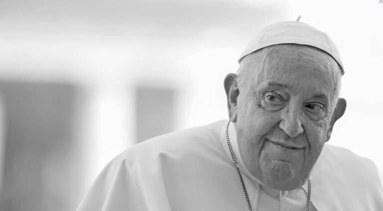Vaticano anuncia a morte de Papa Francisco